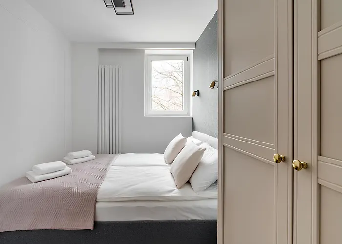 Flatbook - City Center Apartments Kamienna Grobla